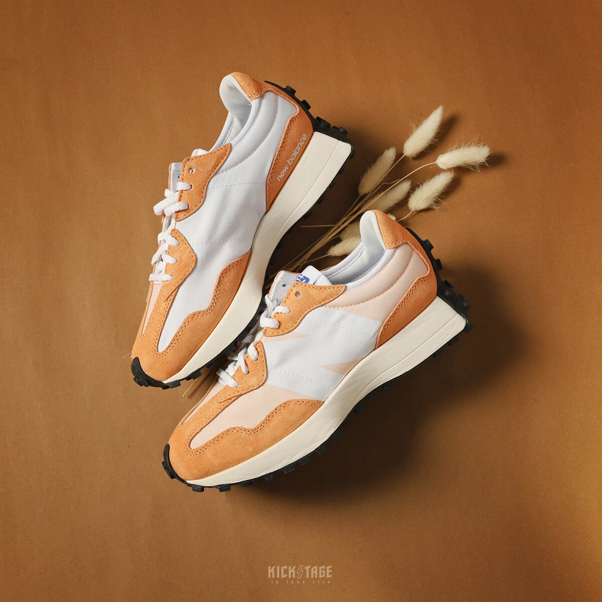 New balance boots women orange hotsell