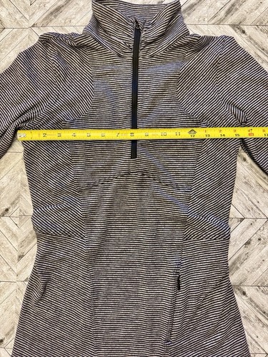 Lululemon Top Jacket Womens 4 Gray Black Striped Athleisure Yoga Outdoor Pocket - Picture 3 of 10