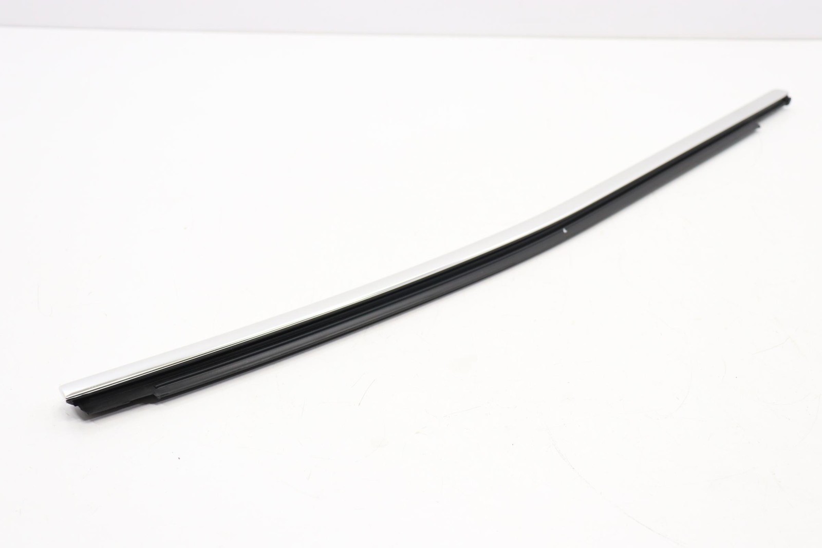 2014 - 2024 MASERATI GHIBLI REAR RIGHT SIDE DOOR WINDOW BELT MOLDING COVER OEM