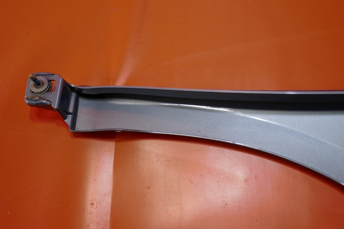 AUDI R8 FENDER LEFT FRONT 2008 2009 2010 2011 2012 2013 2014 2015 420821105C OEM