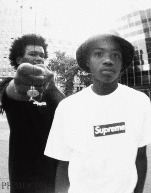 Supreme by  Supreme - 9781838660314 - Image 4