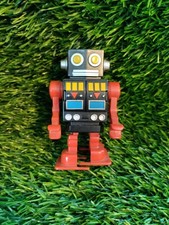 Classic 3.75" WALKING ROBOT - Plastic Pencil Sharpener / Kikkerland KR 