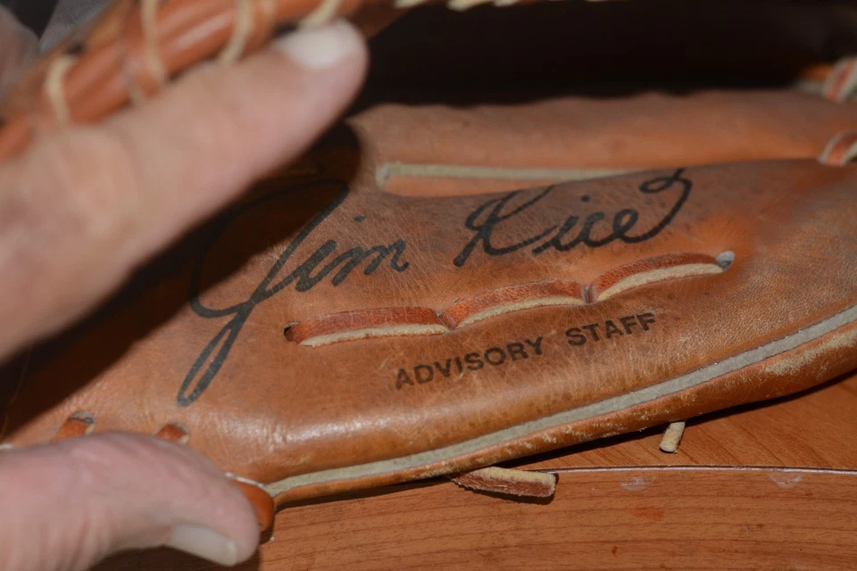 Sports Bashball. SPALDING Jim Rice Leather Baseball Glove 42-217 RHT - Image 4 of 4