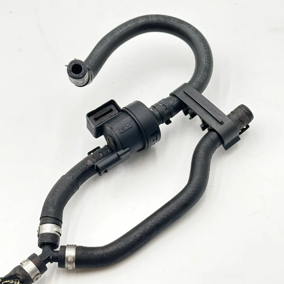 Audi A5 2009 cupé 3,2 L EVAP válvula de purga tubo de línea 06H906517AB fabricante original Foto 2 de 4