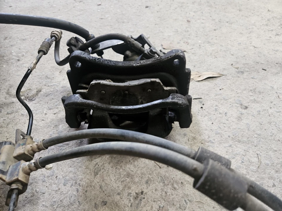 Задние суппорты 2015 Ford Transit 250 3,7 - Изображение 3 из 3