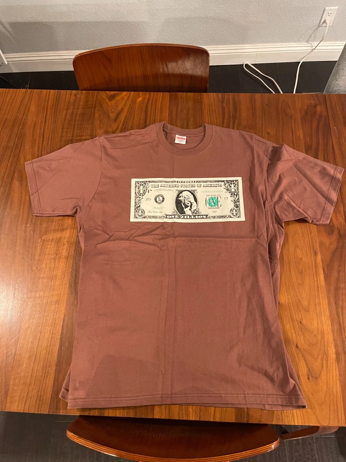 T shirt homme vintage Supreme marron Zillion Dollar FW17 taille XL