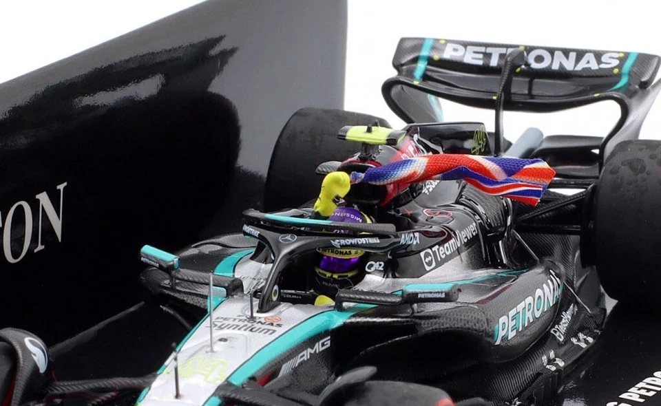 Minichamps Mercedes-AMG W15 Winner British GP 2024 - Lewis Hamilton 1/43 Scale - Image 4 of 4