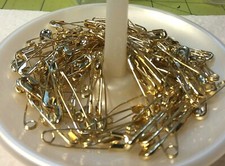 Jewelry Findings: NOS 100Pcs 26mm Gold Tone Safety Pins 08-01-2020