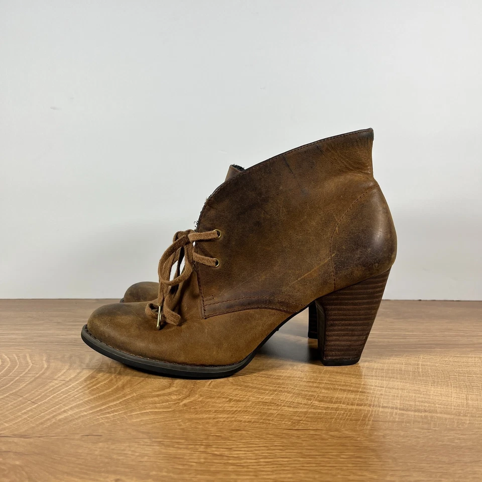 Botines Indigo by Clarks de cuero marrón con cordones de tacón alto para mujer talla 7,5 Foto 2 de 4