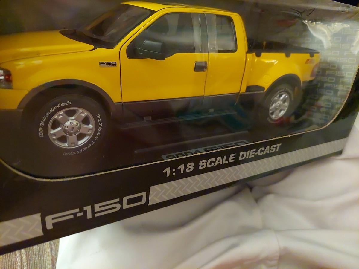 STUNNING & FUN 1/18 YELLOW 2004 FORD F-150 PICK-UP TRUCK PARK IN