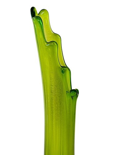 Vintage LE Smith 24” translucent green swung footed floor vase - Picture 4 of 13
