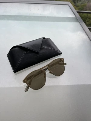 Lunette de soleil Dior - Photo 1/4