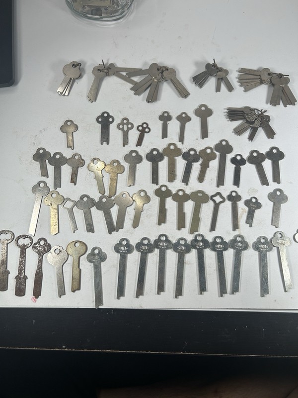Lot 100 Flat Steel Keys-Blanks-Various Sizes