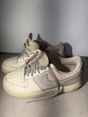 Nike Air Force 1 '07 LV8 snakeskin pattern size 8.5 Pre Owned 823511-100