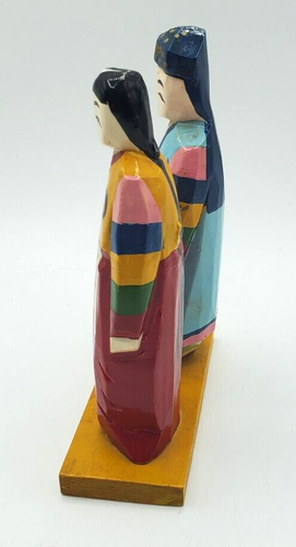 Folk Art Hand Carved Korean Figurines Winter Dress 1950 - Picture 2 of 9