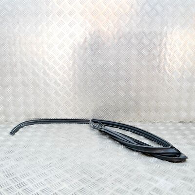 ちな BMW 3 F30 320i Rear Left Window Surround Rubber 177447-11-TR 2.00