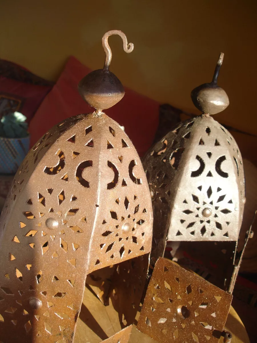 Metal outlet candle shades