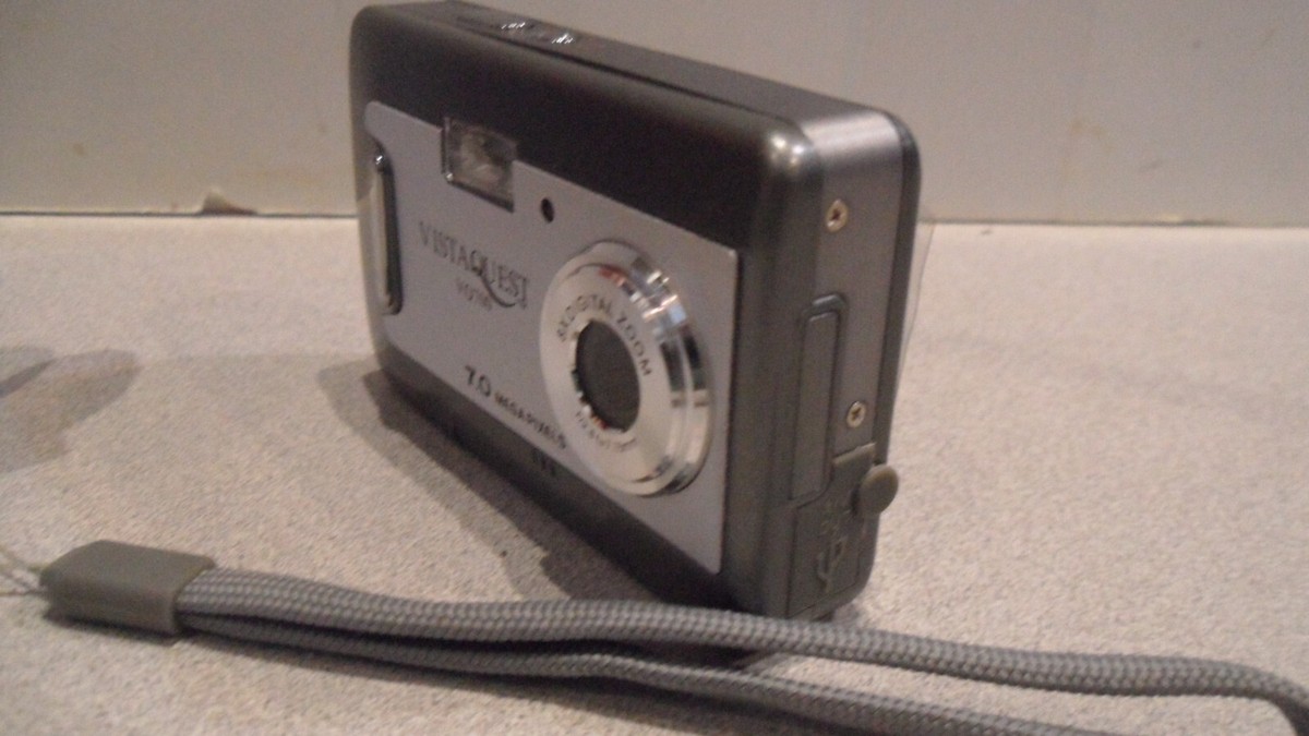 Digital Camera VistaQuest VQ700 7.0 MP Mega Pixels - Silver