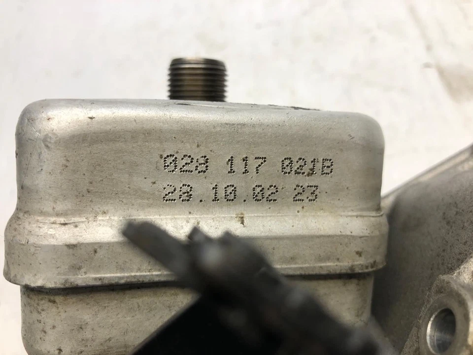 1999 - 2005 Volkswagen Beetle 2.0L Engine Oil Cooler/Oil Filter Housing Assembly - Image 3 of 4