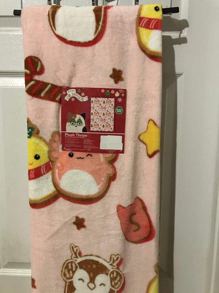 Squishmallows Pink Large 50 X 70 Super Soft Plush Christmas Throw - Image 3 of 4