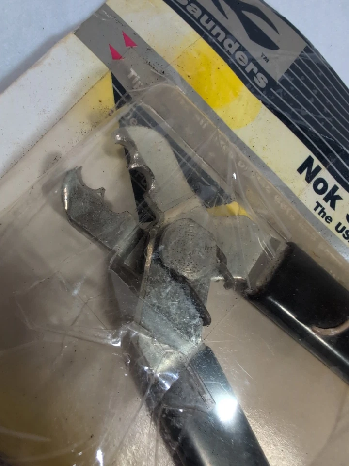 Saunders Nok Pliers with Grip Coated Steel w/ 6 Nok Sets - Made In USA - Image 3 of 4