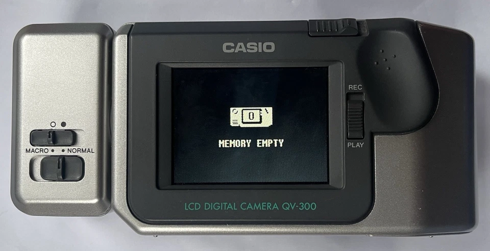 Casio QV-300 Vintage LCD Camera with accessories fully functional  - Image 4 of 4