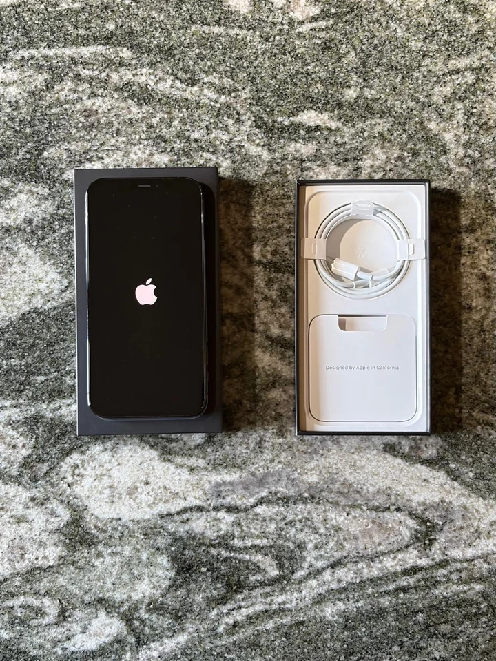 Apple iPhone 12 Pro - 256GB - Blu Pacifico (Sbloccato) - Immagine 3 di 4