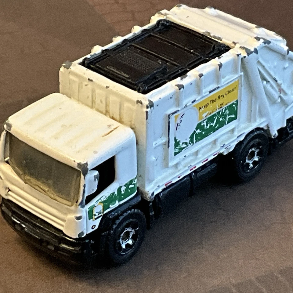 Matchbox City Action 2008 GARBAGE TRUCK Annapolis MD Keep The Bay Clean AS IS - Image 2 of 4