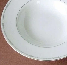 Monique Lhuillier Charms Royal Doulton Rim Soup Bowl 8" Bone China England New