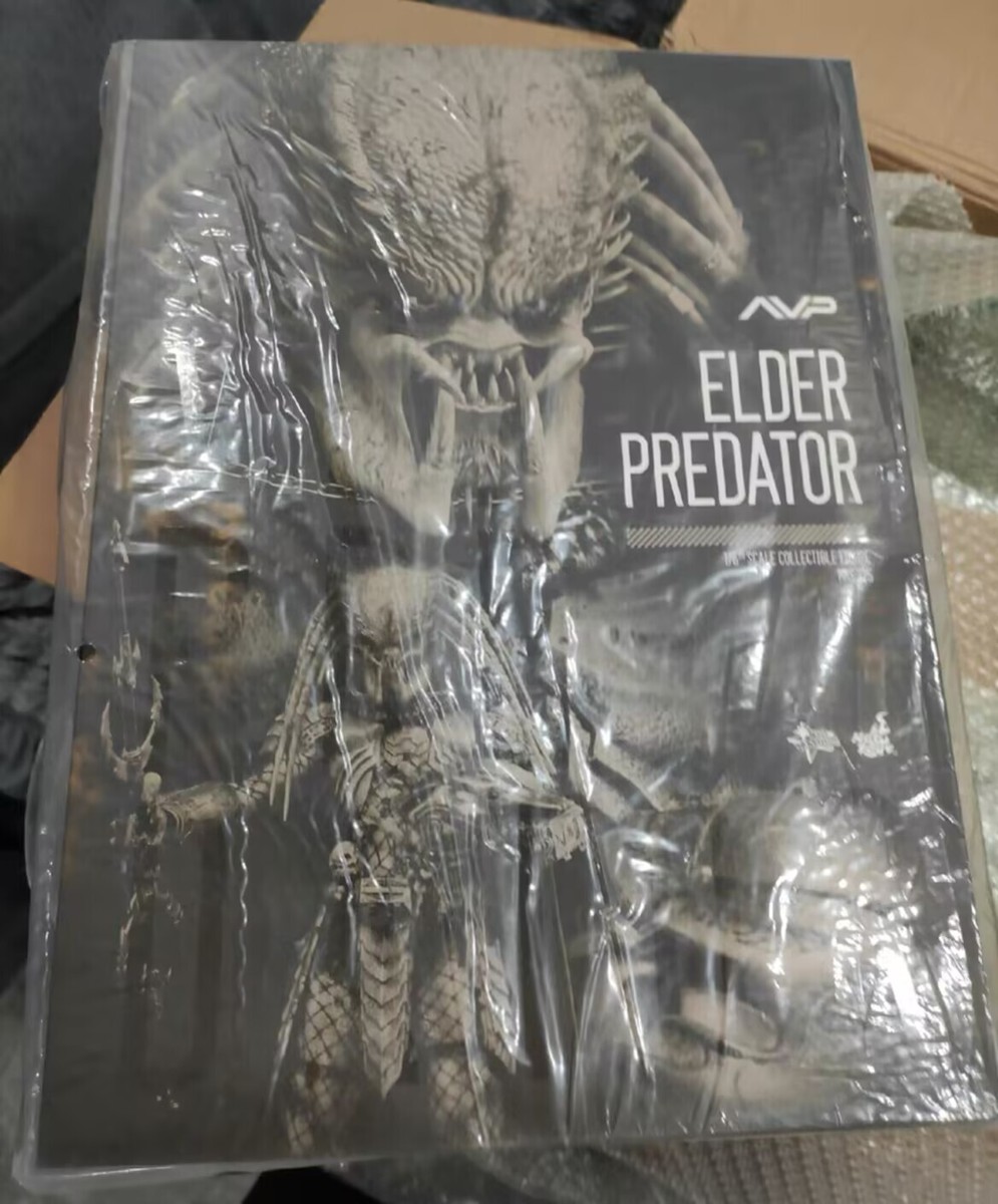 New Hot Toys MMS325 Alien VS. Predator AVP Elder Predators 14