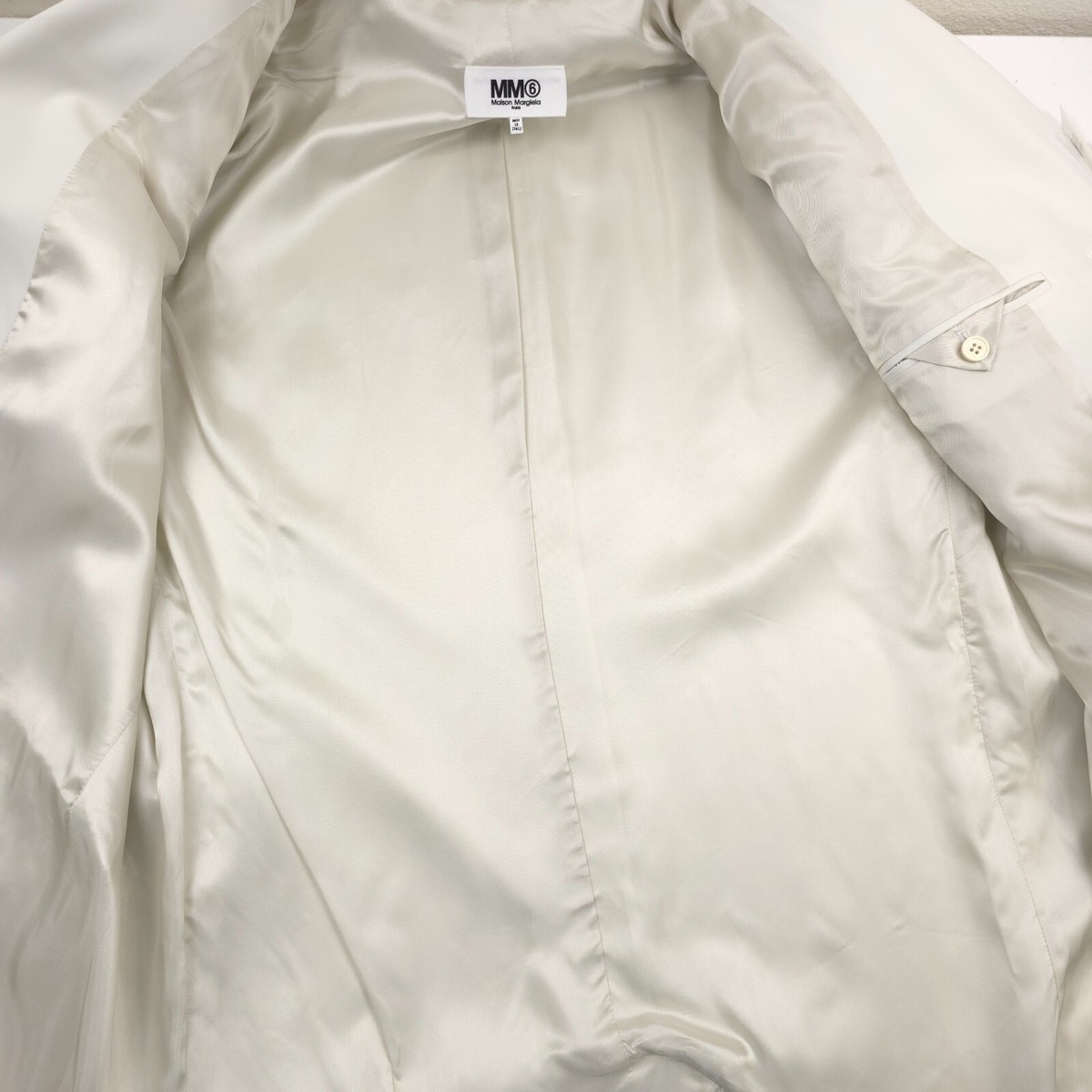 $1575 MM6 Maison Margiela Off-White Oversized Blazer Jacket $1575 MM6 Maison Margiela Off-White Oversized Blazer Jacket