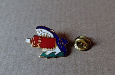 Medical Pins / Hai Plax (EGF vergoldet signiert Pfizer) Höhe: 2,1 cm