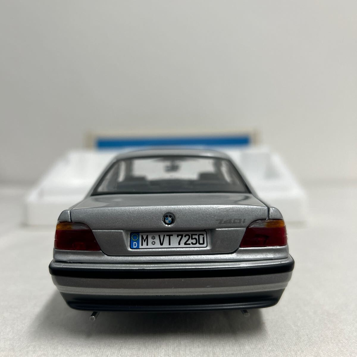 Bmw Pma 1/24 740I 1994 7 Series Silver E38 Minichamps Dealer Bmw Pma 1/24 740I 1994 7 Series Silver E38 Minichamps Dealer
