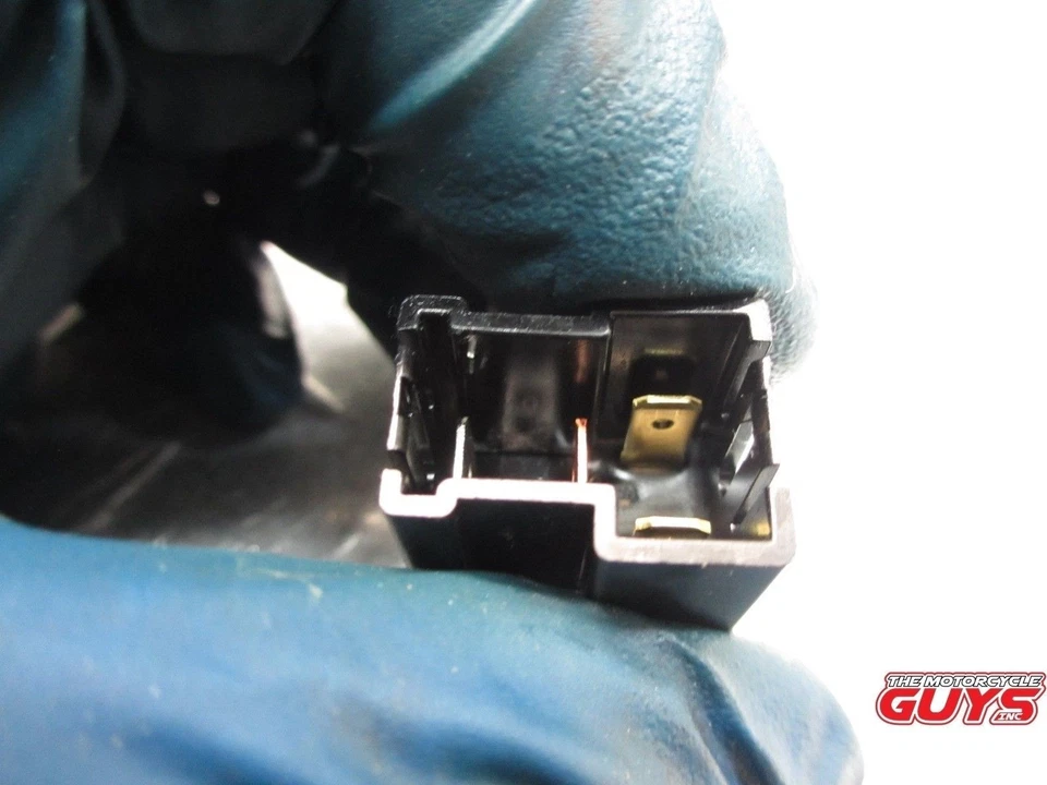 Yamaha FZ6R FZ6 FZ600 2014 10 11 12 13 14 CAJA DE RELÉS OEM Foto 2 de 4