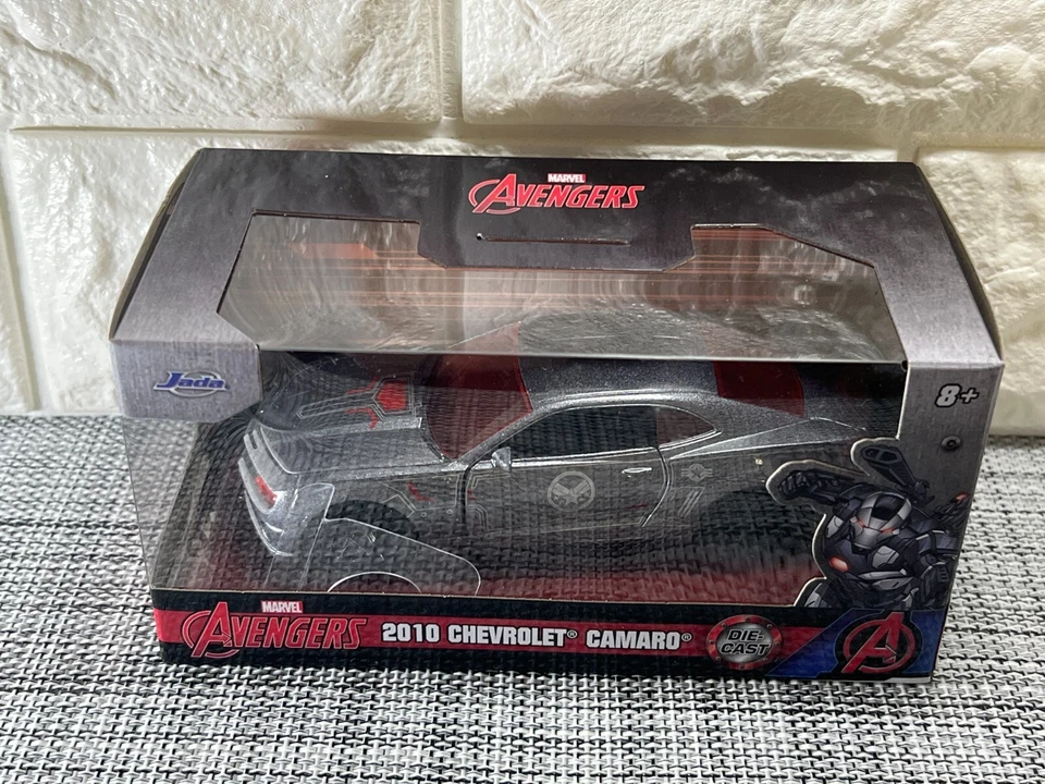 Jada Toys Marvel Avengers 2010 Chevrolet Camaro Iron Man 1:32 Gray - Image 2 of 4