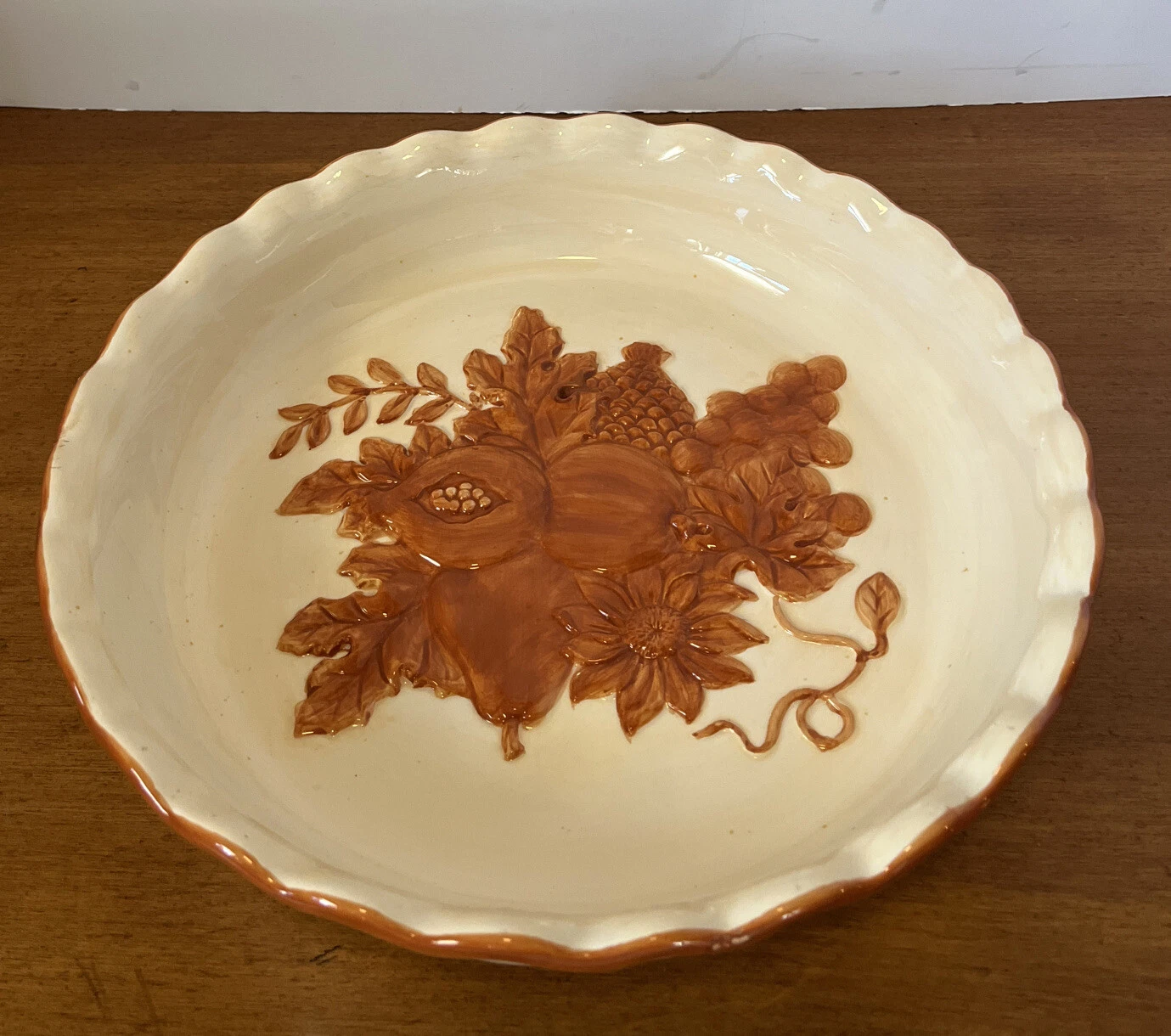 Vintage Ruffled Pie Dish Fluted Deep Dish Pie Plate Beige/Brown Color