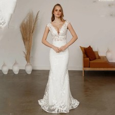 Sexy Mermaid Wedding Dresses V-Neck Long Sleeves Lace Applique Beach Bridal Gown