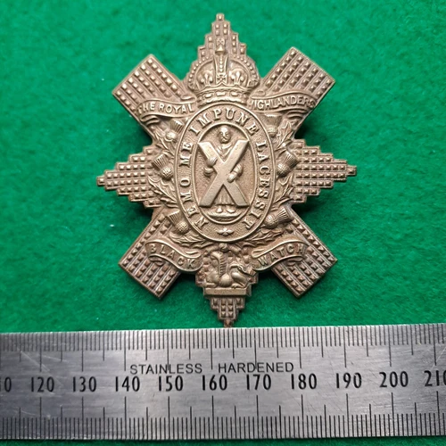 WW1 The Royal Highlanders Black Watch Glengarry Cap Badge - Original