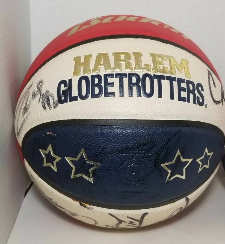 2 Baloncesto Harlem Globetrotters Firmado Tamaño Completo Es Baden Y Mini No Marca Foto 2 de 4