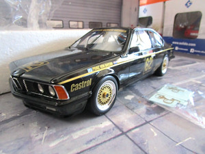 1/18 BMW635csiカスタム希少車 Solido 1:18 BMW 635 CSI (E24) 建設年 1984 henna 赤 S1810301