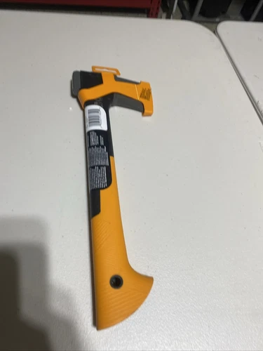 Fiskars X7 1.41 lb Single Bit Splitting Hatchet Fiberglass Handle