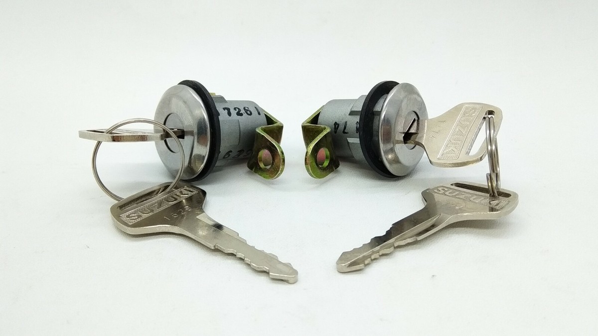 Suzuki Jimny Old Samurai SJ410 SJ413 Door Lock NOS Genuine 82280