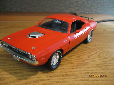 1/18  1970 DODGE CHALLENGER R/T , DARKER ORANGE , BY ERTL  , NO BOX