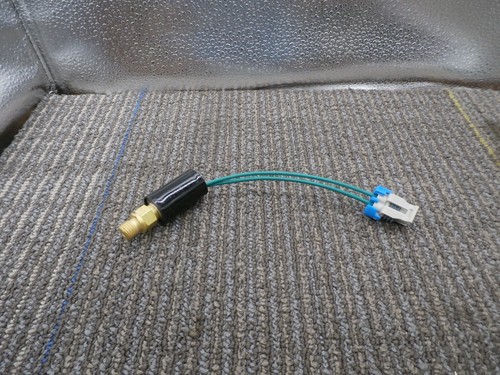 New Genuine OEM Oil Pressure Switch Fits John Deere 7810 7710 6500 7210 7610 741 - Picture 2 of 3