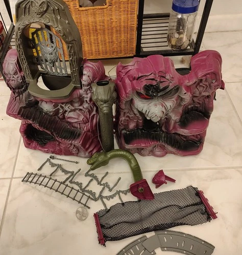 Vintage 1983 MOTU Snake Mountain Masters of the Universe Playset