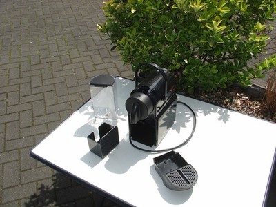 De'Longhi Nespresso Inissia EN80.B Kaffeemaschine, Einzeltassen-Kapselmaschine