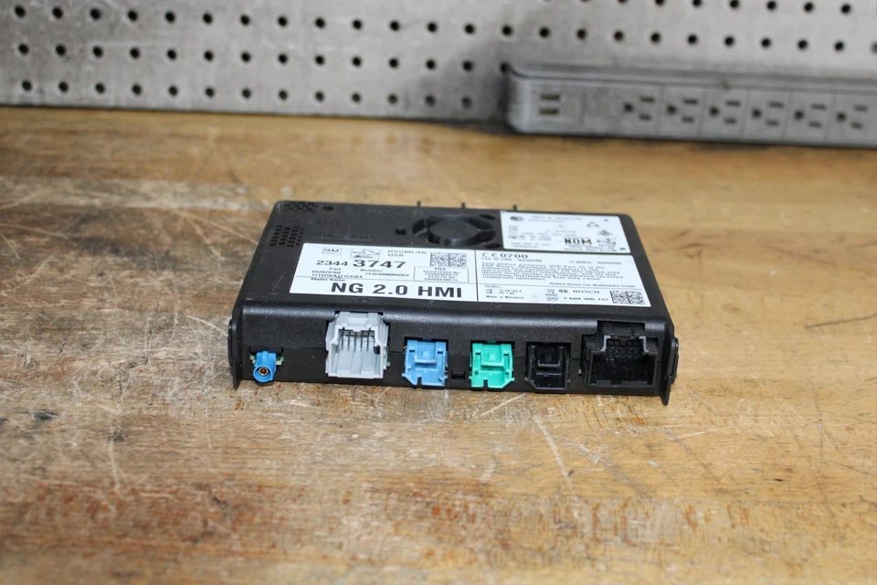 CADILLAC ESCALADE 14-16 OEM HMI HUMAN INTERFACE NAVIGATION GPS MODULE COMPUTER - image 4 of 4