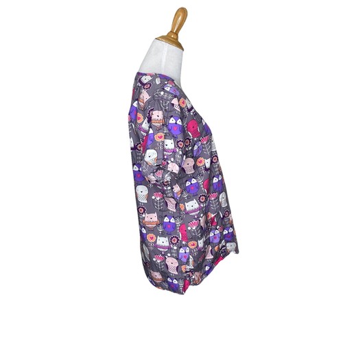 Zoe + Chloe Scrub Top Grey Gray Owls Flowers V Neck Women's Size Medium - Picture 4 of 7