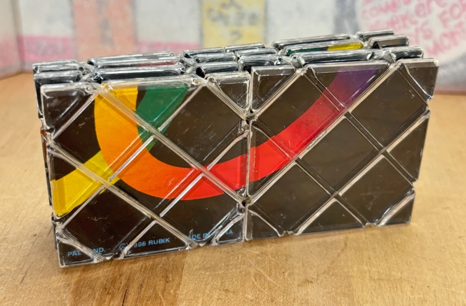 Vintage Rubik's Magic Puzzle, Link The Rings - 1986 by Matchbox STIFF BUT WORKS - Image 2 of 4