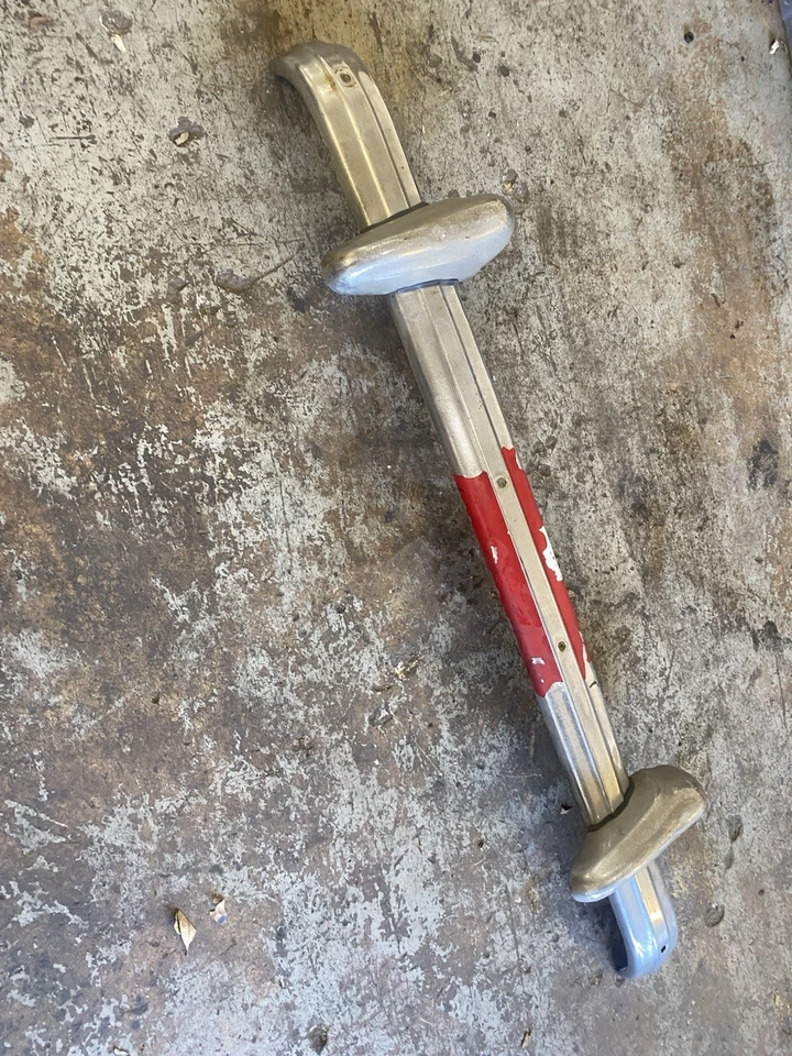 Parachoques trasero 1955-62 MG MGA con anuladores usado original OEM Foto 4 de 4